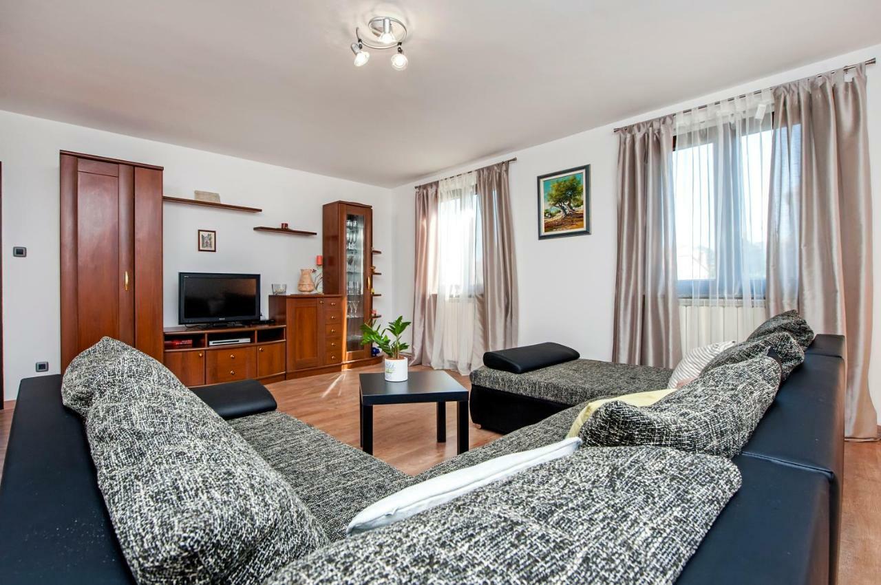 רוביני Apartment Nika מראה חיצוני תמונה