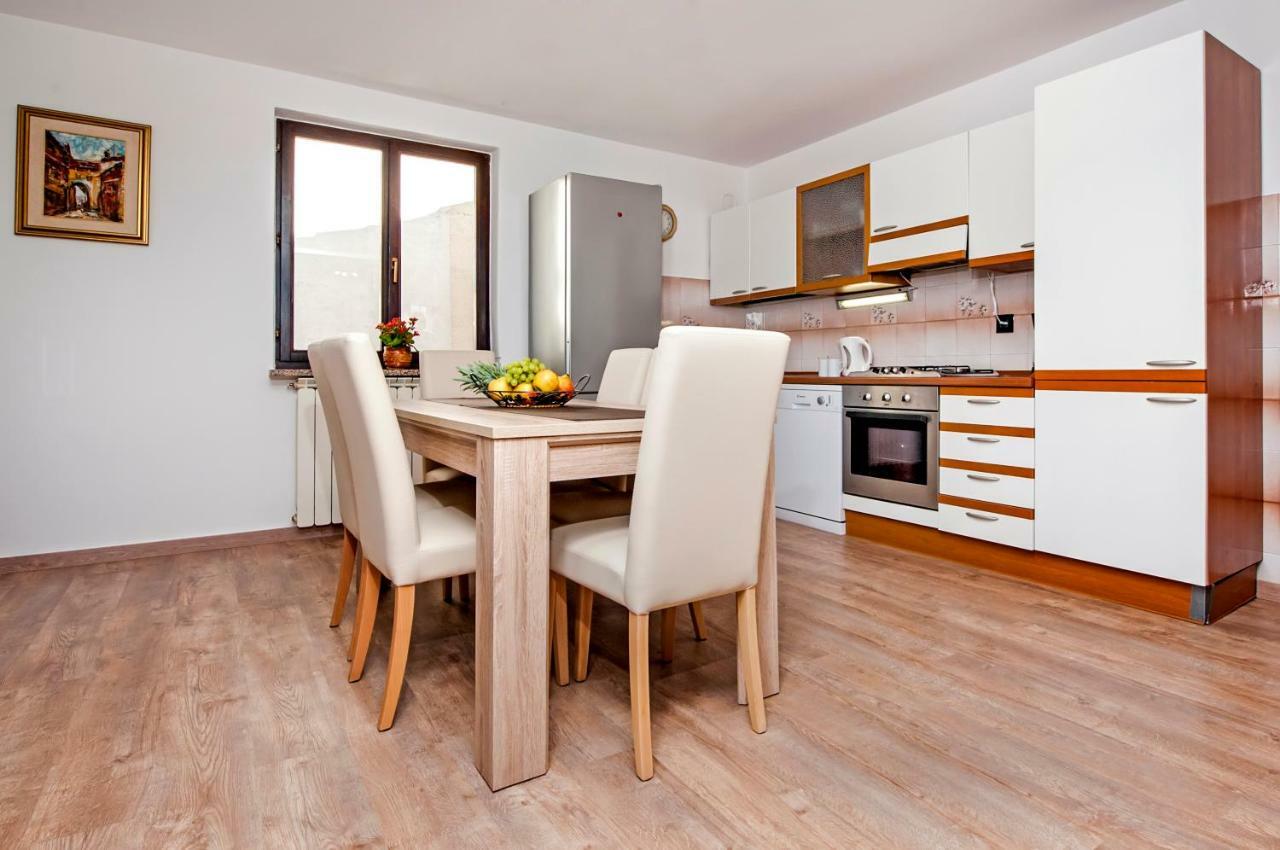 רוביני Apartment Nika מראה חיצוני תמונה